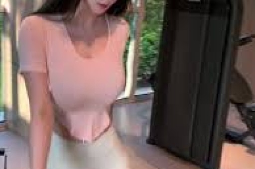 文淇胶片风大片花絮照释出画绿色眼影明媚青春